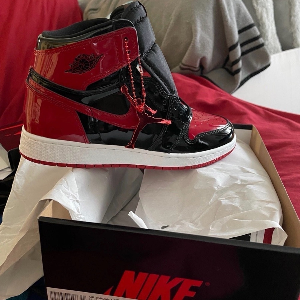 Retro Jordan Bread Patient  Shoes Black Red